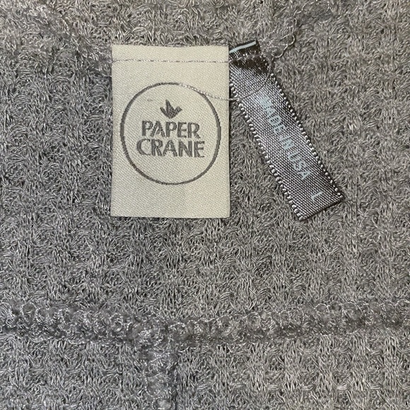 GRAY PAPER CRANE V NECK FLARE Thermal Tank - Size Large - Picture 3 of 5